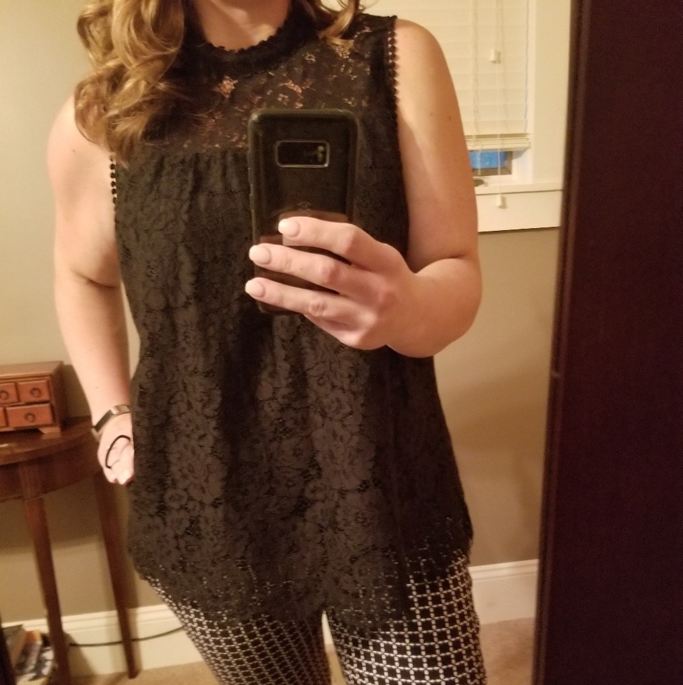 Black Lace SleevelessTunic